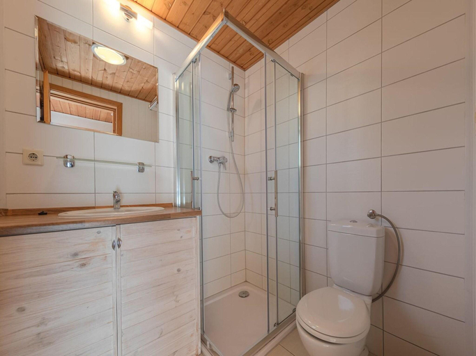 Bathroom 3, Ferienhaus im Ferienpark Mirow, Mecklenburgische Seenplatte