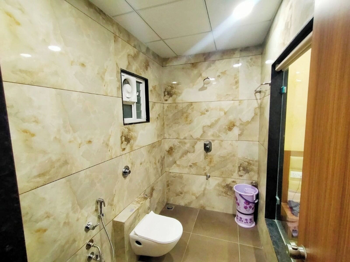 Bathroom 3, Hotel Shiv Shakti, Rajkot