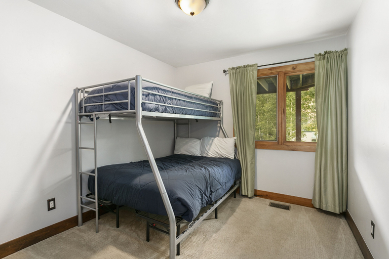 Room 4, C2 Meadow Creek 3 Bedroom Townhouse, Eagle