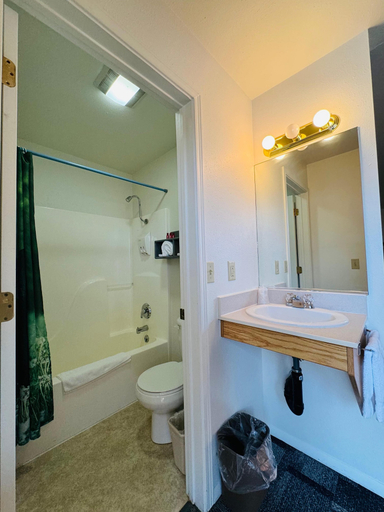 Bathroom 3, Americas Best Value Inn Salmon, Lemhi