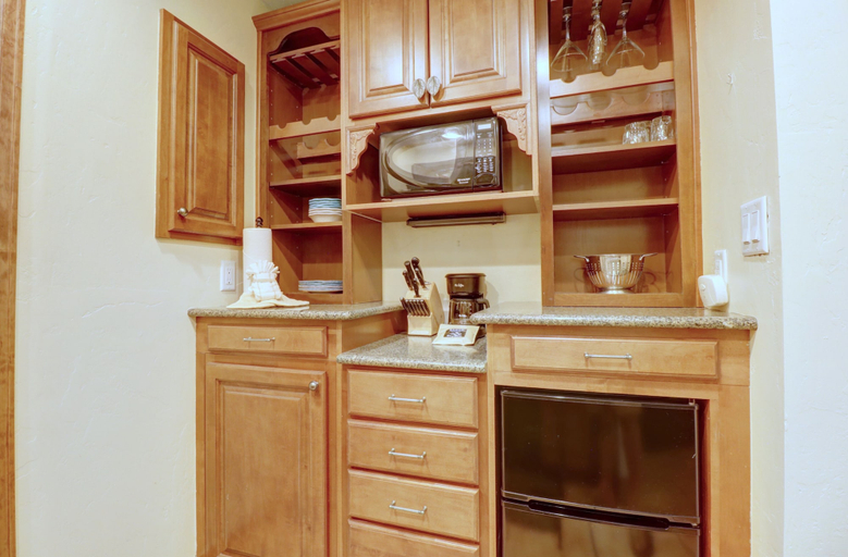Private kitchen 2, Vs553 Village Square Hotel Room Hotel Room, Summit