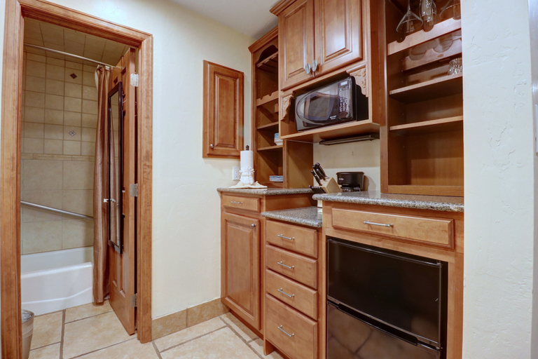 Private kitchen 4, Vs553 Village Square Hotel Room Hotel Room, Summit