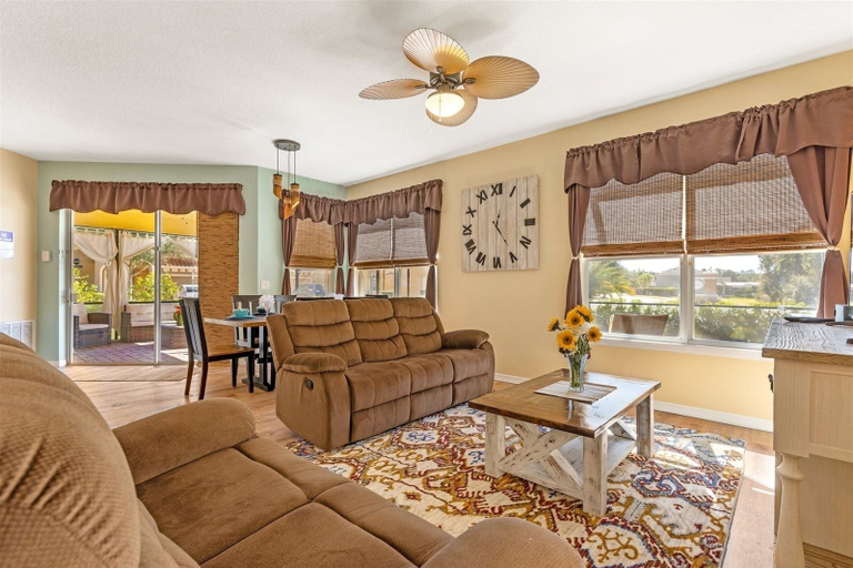 Living area 4, Ws477cb 4 Bedroom Home, Polk