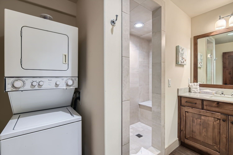 Bathroom 5, 311 Ontario Mountain Majesty 5 Bedroom Home, Summit