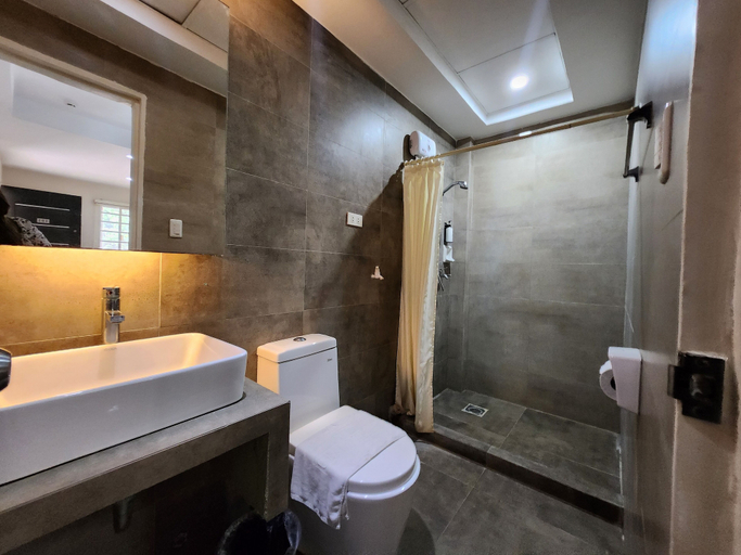 Bathroom 4, Grand Apartelle Mandaue Cebu, Mandaue City