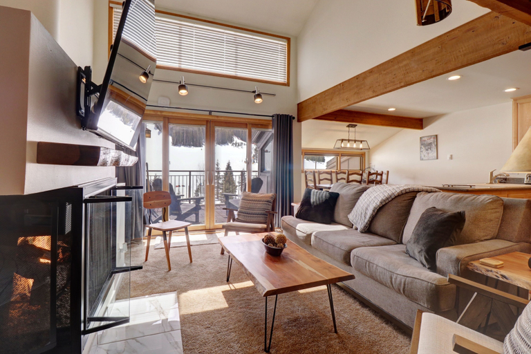 Living area 3, Vp211 Village Point 2 Bedroom Condo by RedAwning, Summit