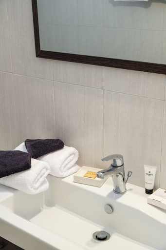 Bathroom 4, Kriolithos Houses, South Aegean