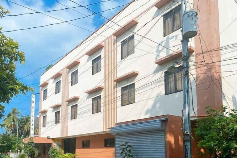 Exterior 2, RedDoorz @ La Briana Guest House Santa Fe, Bantayan Cebu, Santa Fe