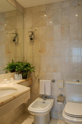 Bathroom 3, Hotel Dom Carlos Park, Lisbon