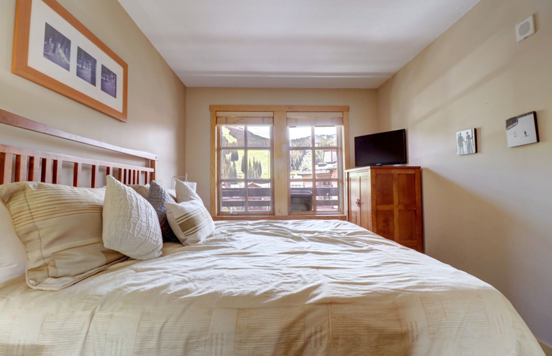 Room 5, Pp506 Passage Point 1 Bedroom Condo, Summit