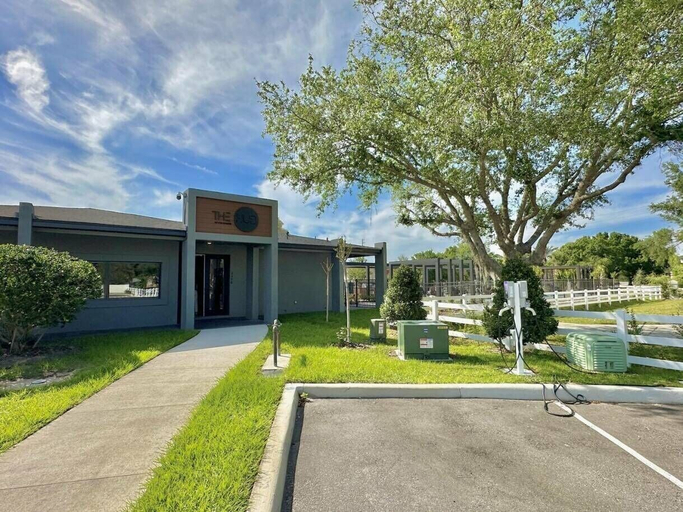 Property grounds 2, 3BR Home Near Disney w/ Office & Fun Corner, Osceola