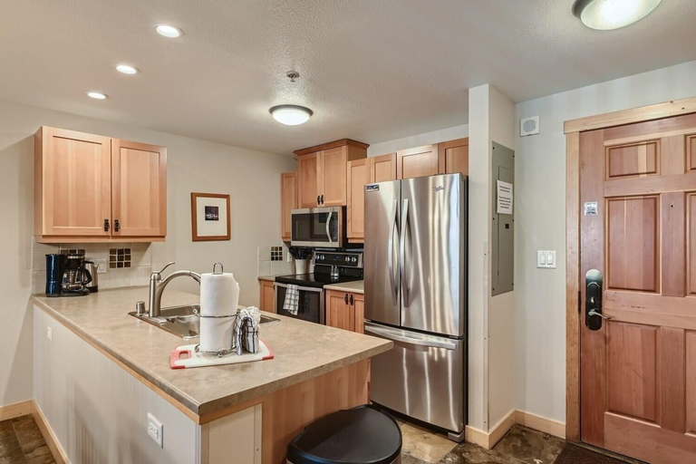 Private kitchen 2, Passage Point 623b 1 Bedroom Condo by RedAwning, Summit