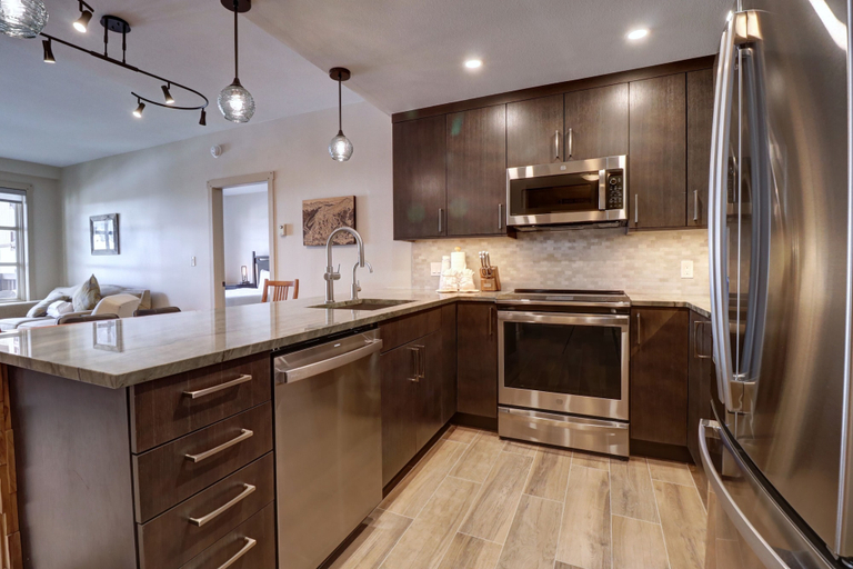 Private kitchen 3, Pp409 Passage Point 2 Bedroom Condo, Summit