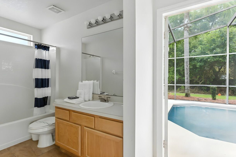 Bathroom 5, Cozy 4BR Villa w/ Priv Pool Lake Berkley Resort, Osceola