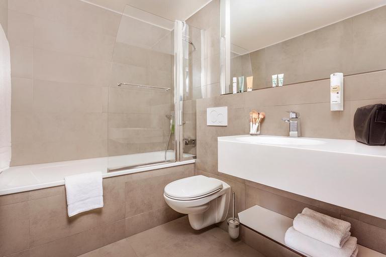 Bathroom 4, EVERNESS Hotel and Resort, Nyon
