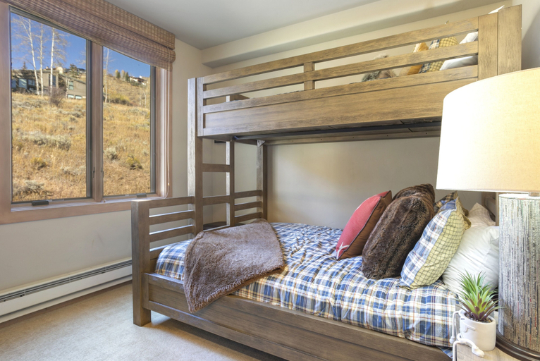 Room 5, Sunvail S 24d 3 Bedroom Condo by RedAwning, Eagle