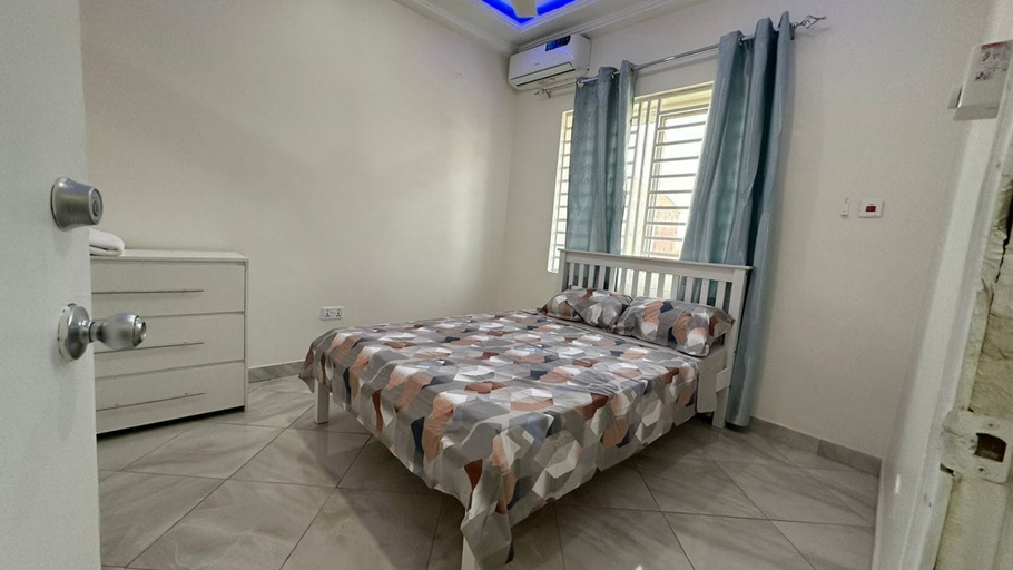 Room 2, Prime Apartment Dalaba, Kombo Saint Mary