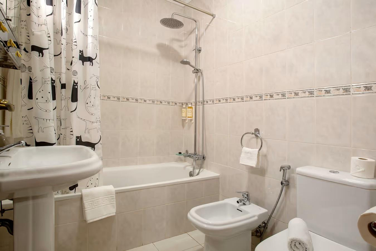 Bathroom 3, Madeira Funchal Gardens, Funchal