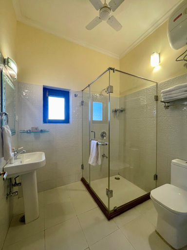 Bathroom 4, Khatu Haveli Hotel - The Elegance of Heritage, Jaipur
