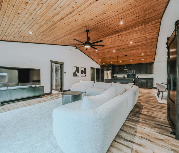 Living area 3, Sunrise Lookout on Carpenter Lake, Lincoln