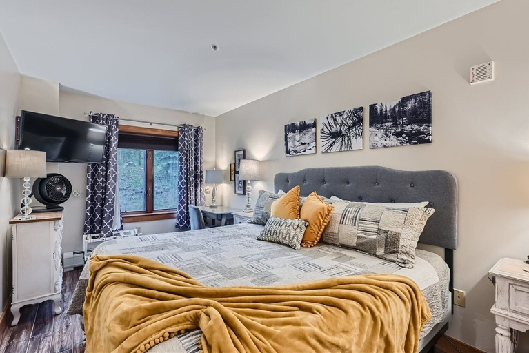 Room 2, 2225 Red Hawk 2 Bedroom Condo by RedAwning, Summit