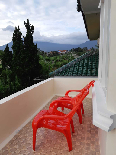 Balcony, villa disewakan gunung geulis puncak, Cianjur