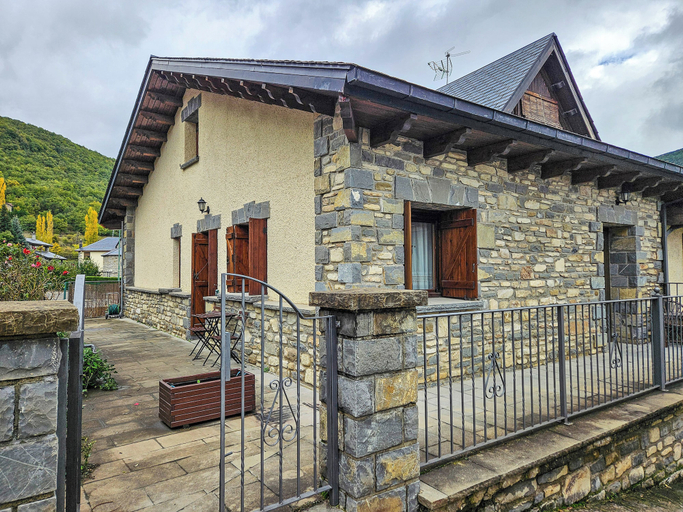Exterior & Views 2, Apartamentos Gavín Biescas 3000, Huesca