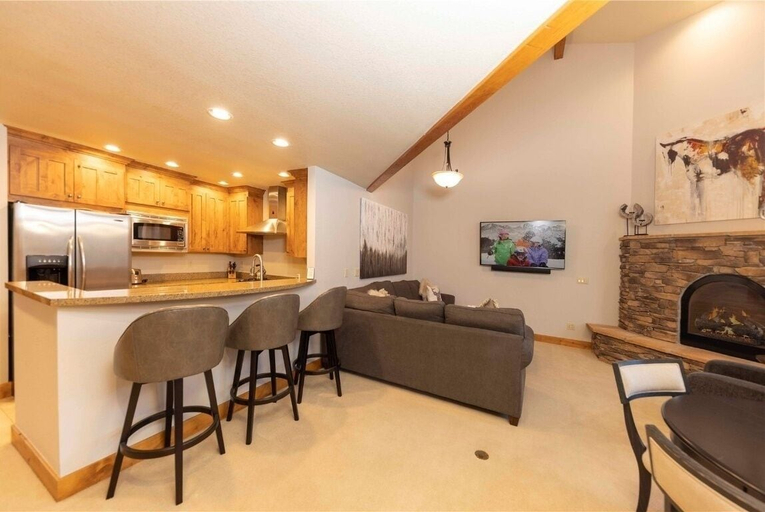 Interior 3, 24 Autumn Brook 4 Bedroom Townhouse, Summit