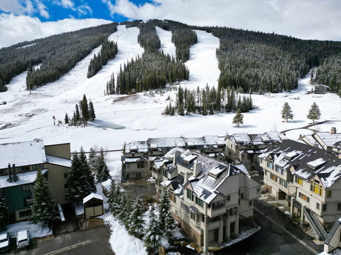 Exterior 3, Pet Friendly, Slope-side, Spacious Town Home - ER21 by Redawning, Summit