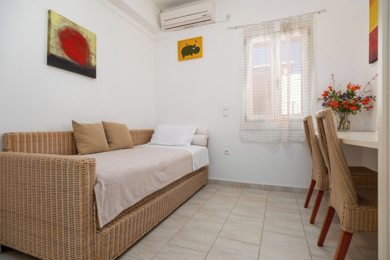 Room 5, Kriolithos Houses, South Aegean