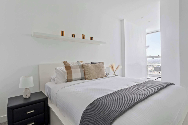 Interior 2, Cozy Apt Next to Southern Cross With Amazing Views, Melbourne