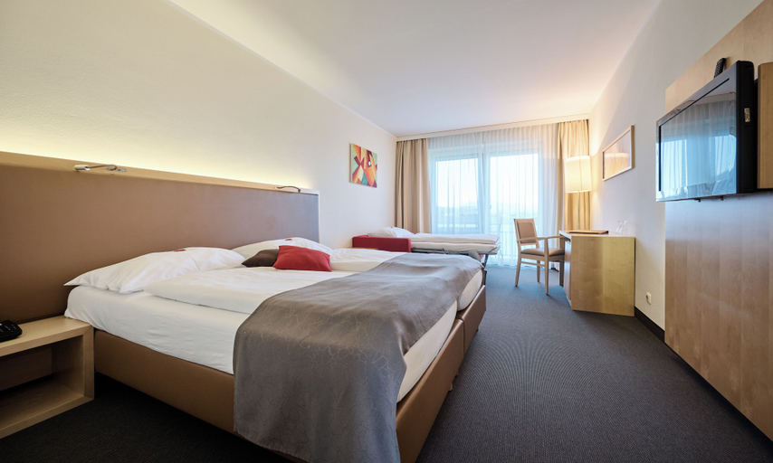 Bedroom 4, Hotel Momentum, Salzburg Umgebung