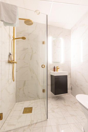 Bathroom 4, Hotell Drottninggatan 11, Boden