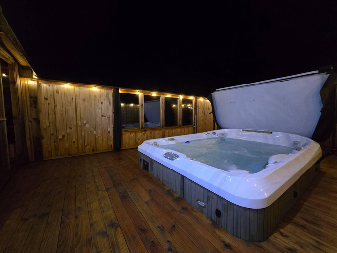 4, Luxury Welsh wooden cabin, Denbighshire