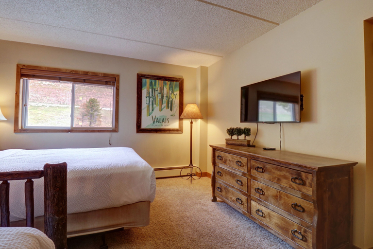 Room 5, Wl210 West Lake Lodge 2 Bedroom Condo, Summit