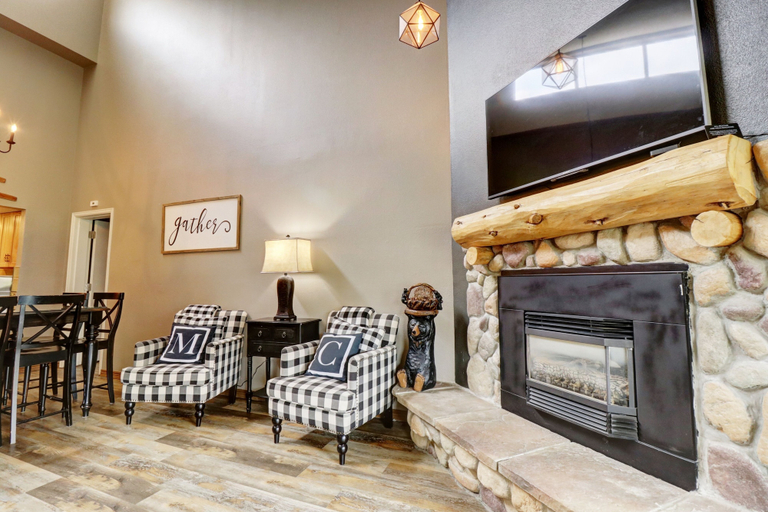 Interior 2, Large, Welcoming Condo With Incredible Views - WL406 by Redawning, Summit