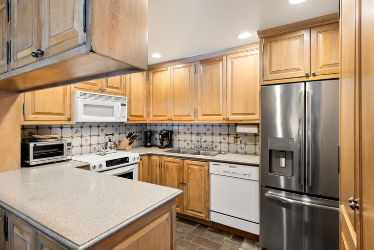 Private kitchen, Aspen Alps Apartment #704 3 Bedroom Condo, Pitkin