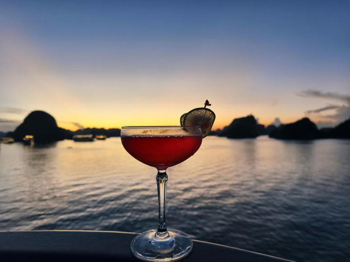 Food & Drinks 5, Garden Bay Legend Cruise, Hạ Long