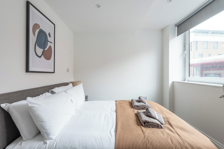 Living area 2, George House Apartment by Guestz, Wakefield