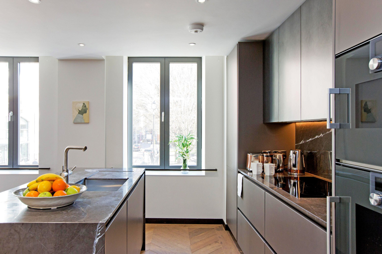 Others 5, 3-bed Deluxe Apt 101, London