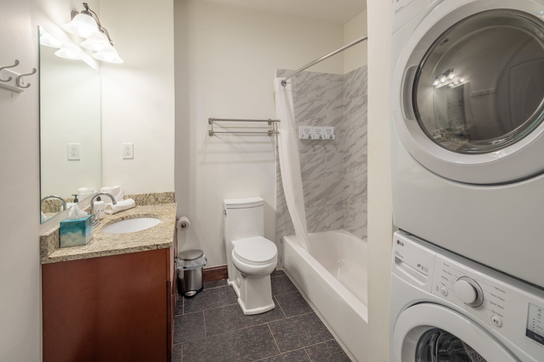 Room 3, Sosuite Studio w W/d, Gym, On-site Restaurant, Philadelphia