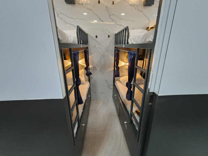 Room 2, Basera Dormitory and Separate Cabins, Mumbai Suburban