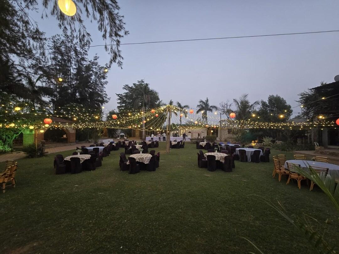 Food & Drinks 5, Kamdhenu Resort, Anand
