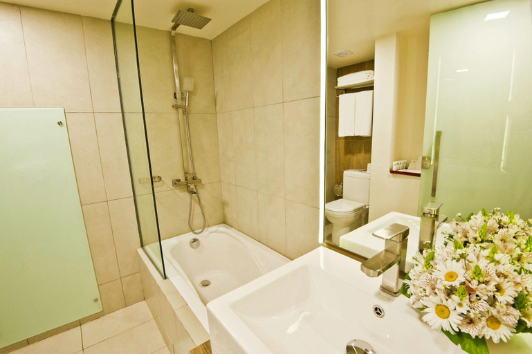 Bathroom 5, Pegasus Reef - A Beach Resort in Colombo, Wattala