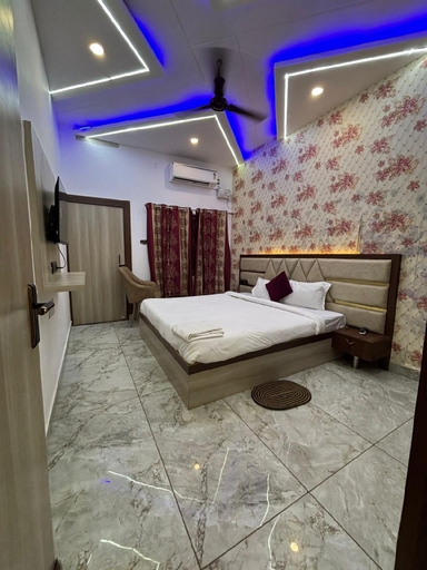 Bedroom 2, Kashi Satya luxury stey , Varanasi