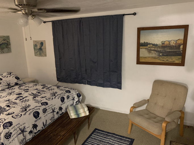 Room 3, Beach Side Studio #2 Apts by RedAwning, Norfolk
