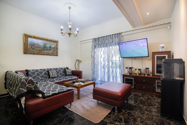 Living area 2, Maria's Cozy Getaway in Glyfada, Attica