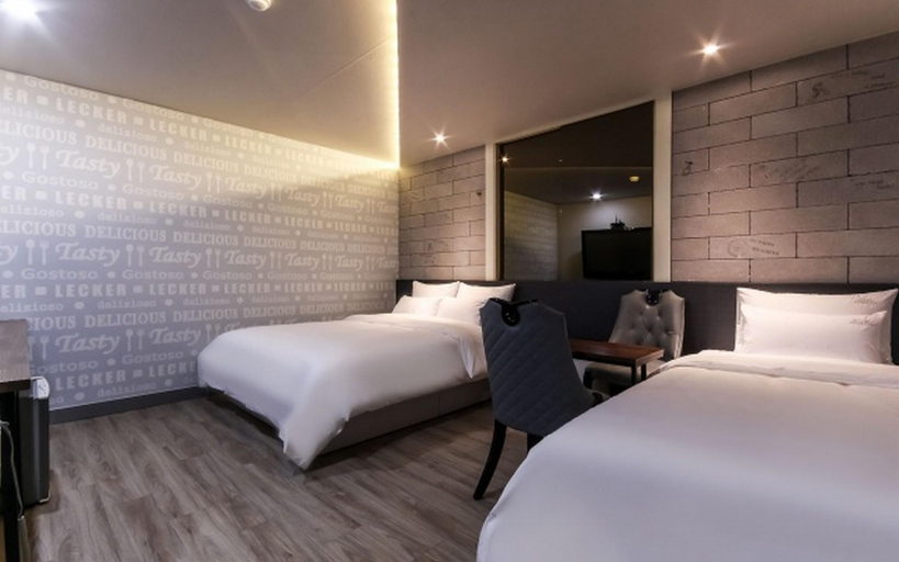 Bedroom 4, Ulsan Sinjeong-dong Marilyn, Jung