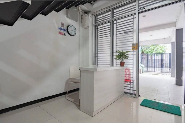 Reception 2, Hotel O 95063 Afifah Syariah Guest House Manado, Manado