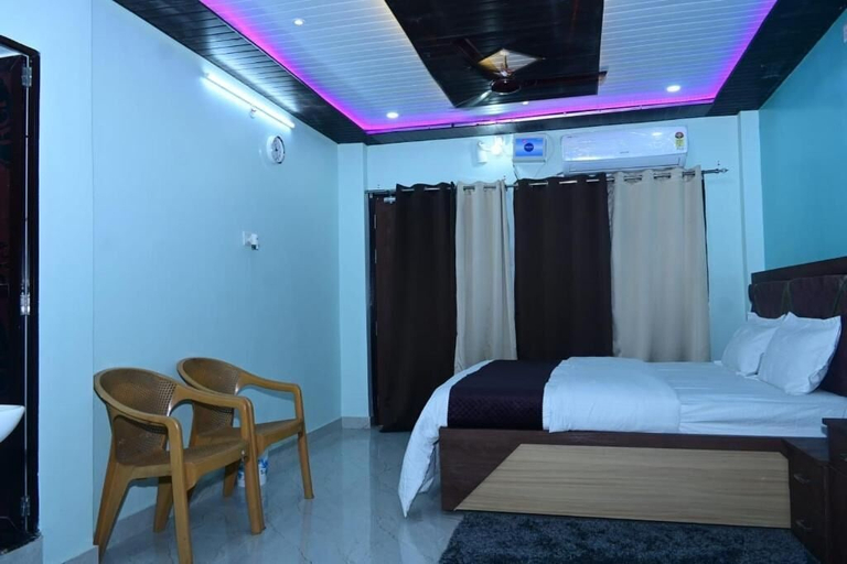 Primary image, White stay house, Azamgarh